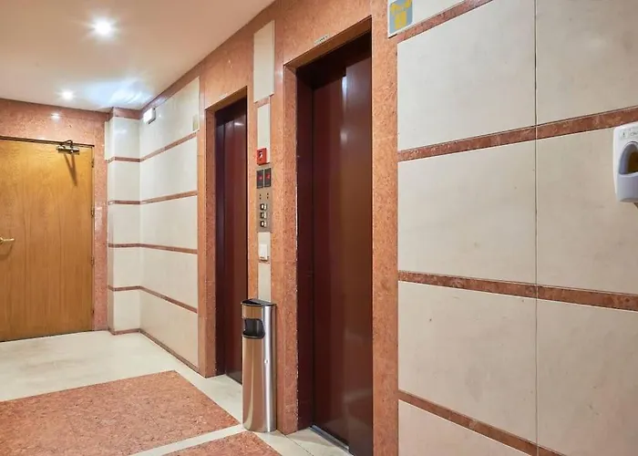 Modern With Garage And Pool Lägenhet *