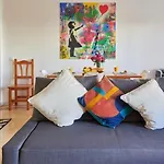 Modern With Garage And Pool Appartamento