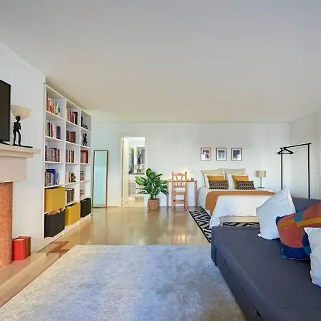 Modern With Garage And Pool Lägenhet *