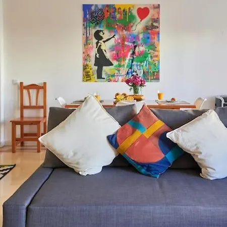 Modern With Garage And Pool Daire