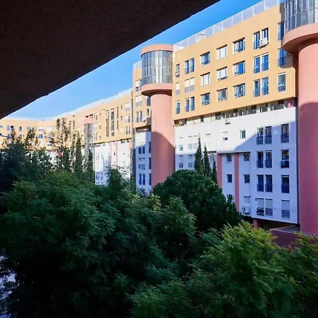 Modern With Garage And Pool Lisboa